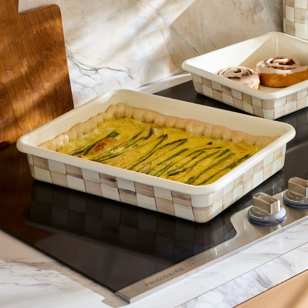Mocha Check 9" x 13" Baking Pan