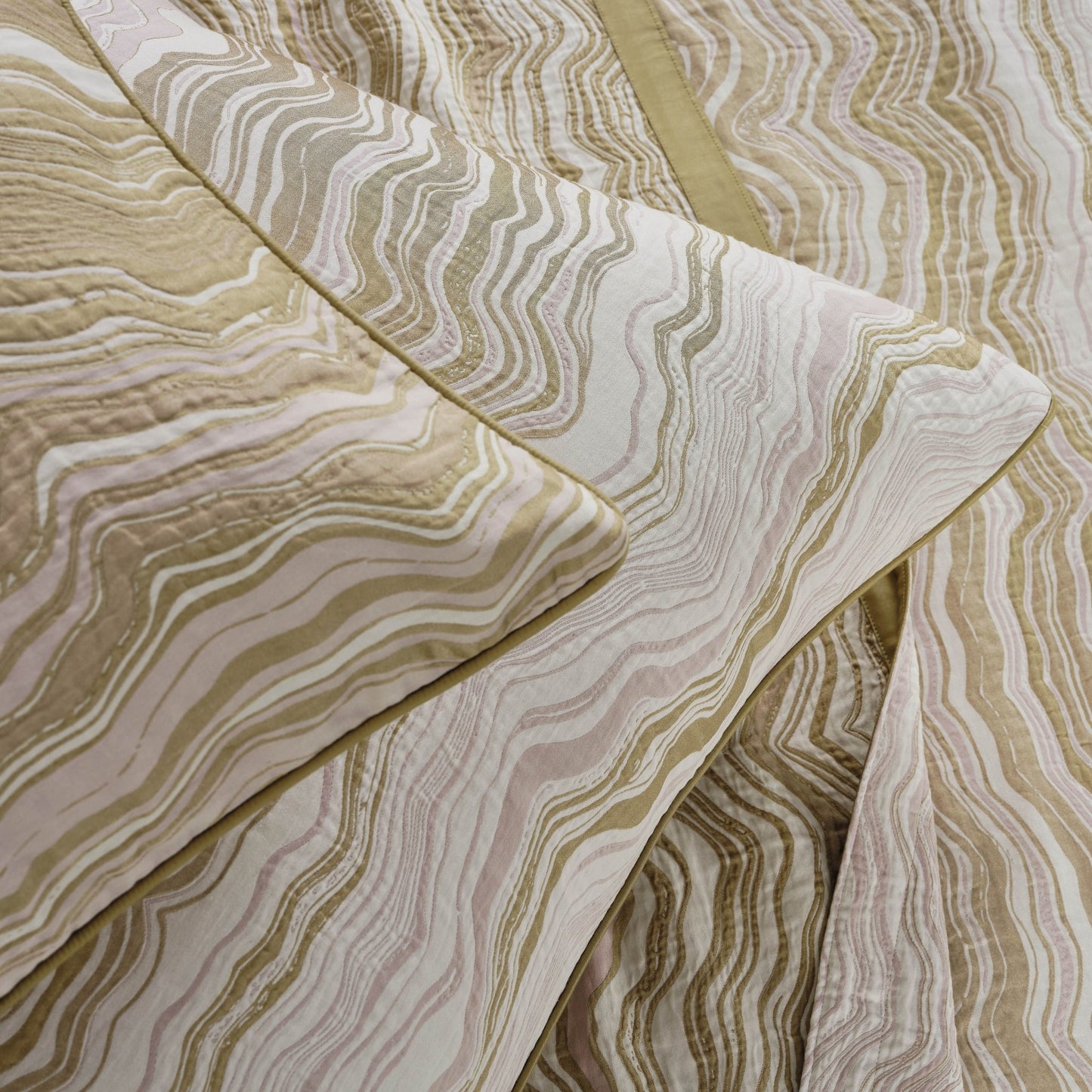 Beautiful Jacguard Egyptian Cotton and Silk Bed Cover / Plaid ARA - |VESIMI Design| Luxury and Rustic bathrooms online