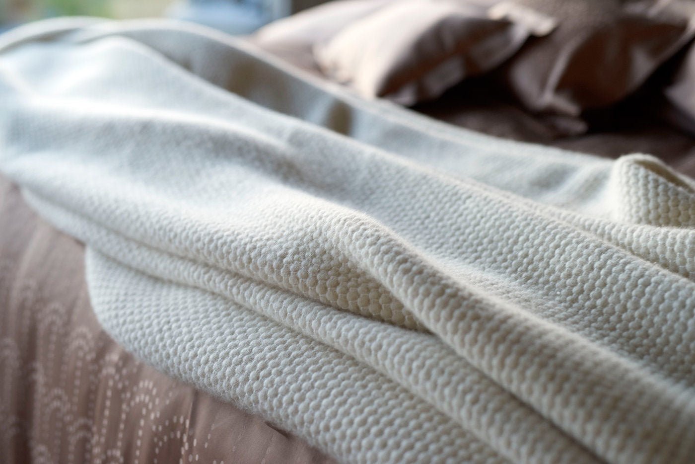 HIMALAYA Luxury Mongolian Casmere Plaid / Throw / Blanket in Natural Colors - |VESIMI Design| Luxury and Rustic bathrooms online