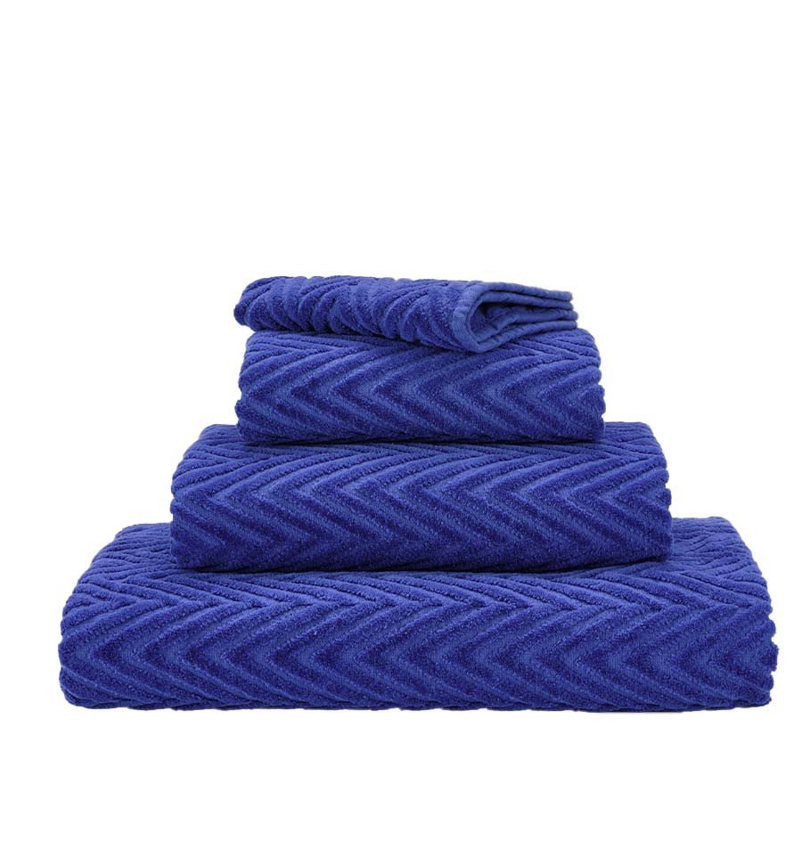 http://vesimidesign.com/cdn/shop/products/montana-egyptian-cotton-chevron-design-towel-335-indigo-966254.jpg?v=1686864450