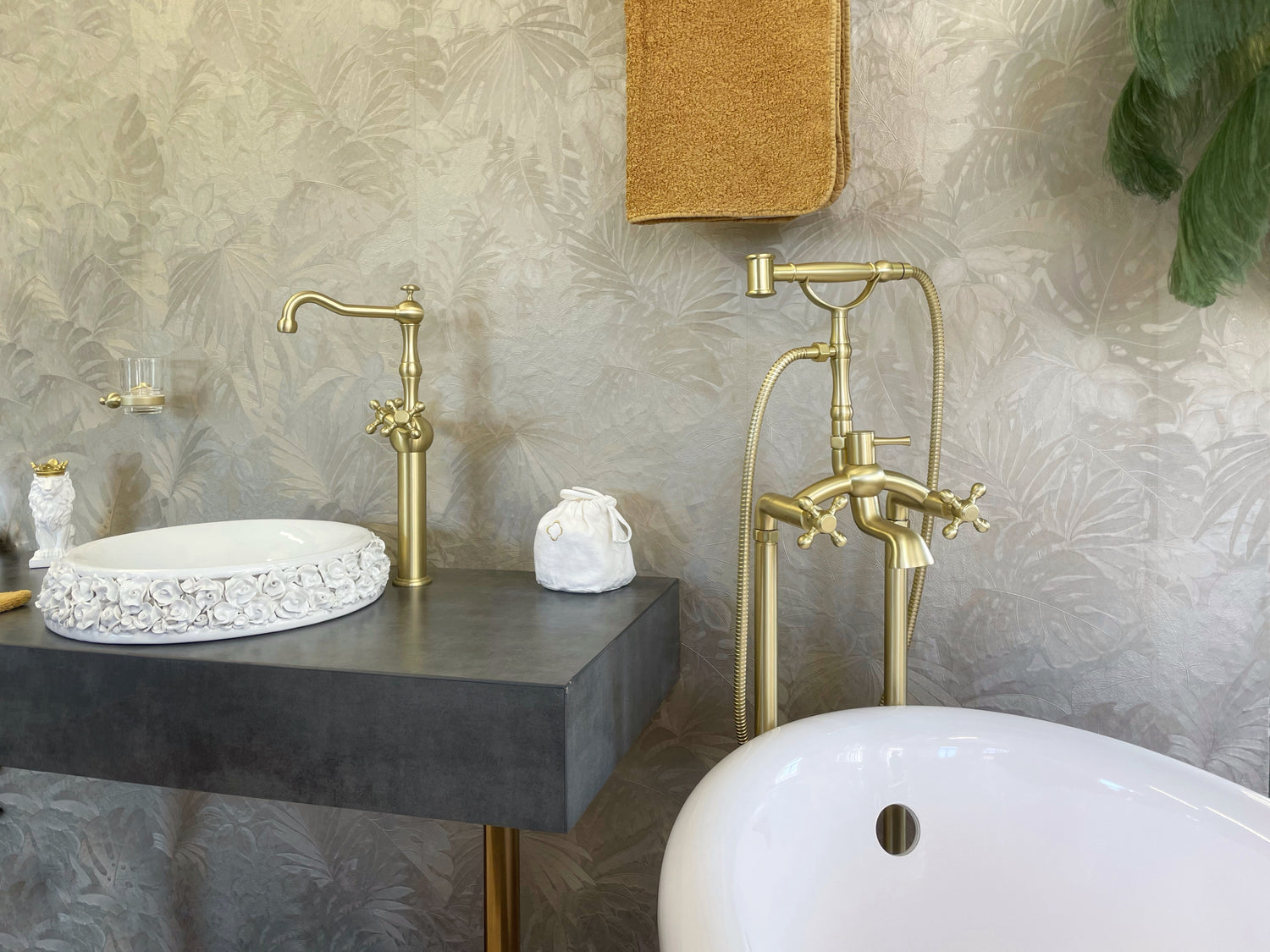 Luxury matte champagne satin gold bathroom faucet shower