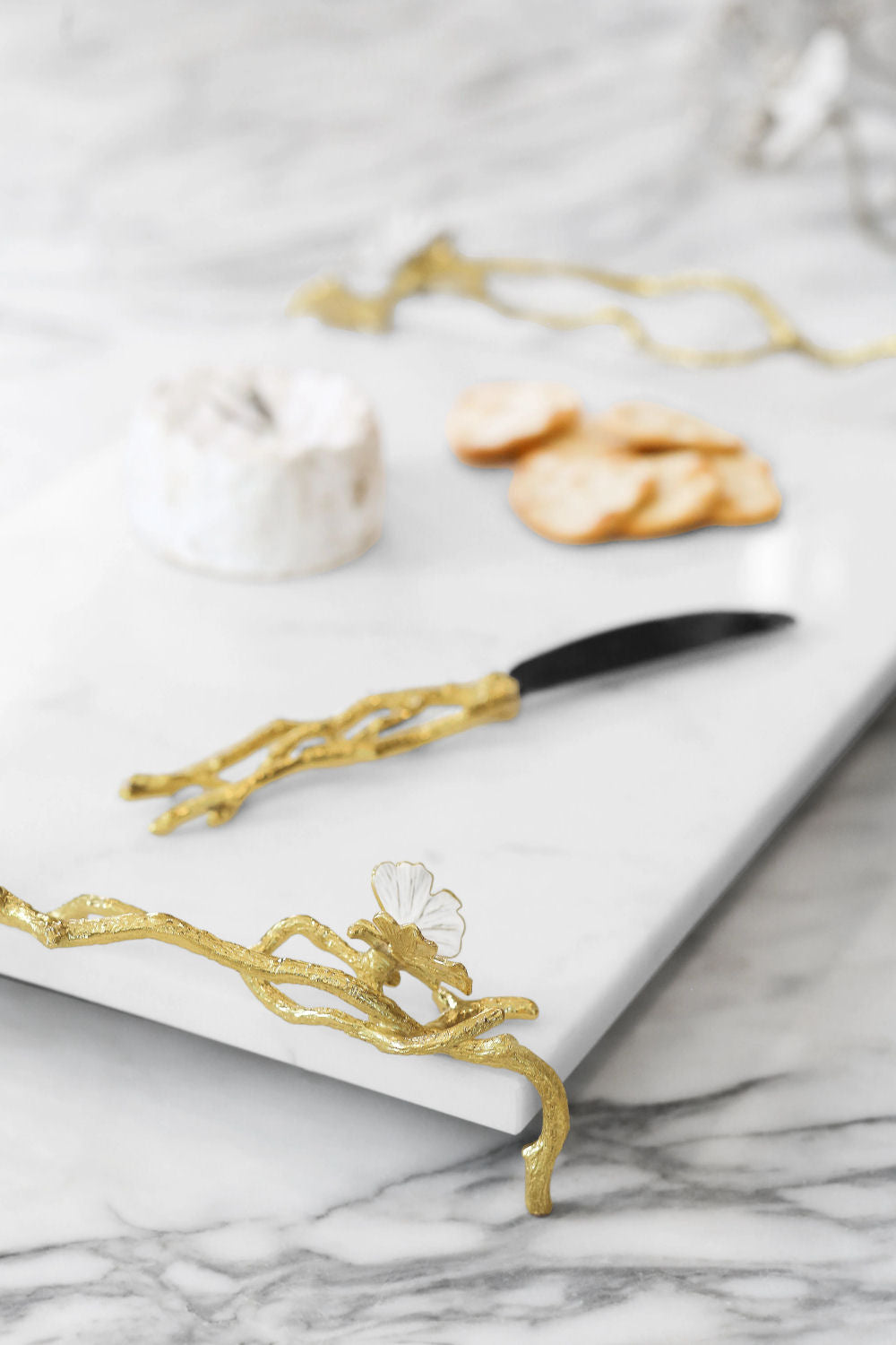 Butterfly Ginkgo Gold Cheeseboard with Spreader