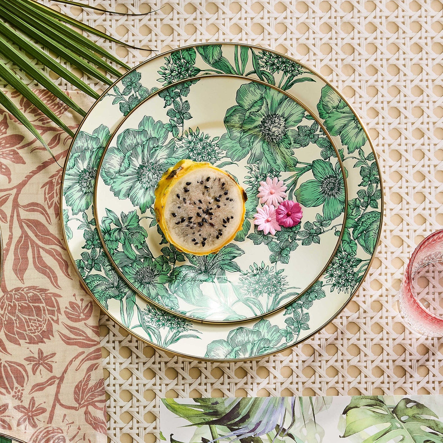 Emerald English Garden Enamel Charger/Plate - |VESIMI Design|