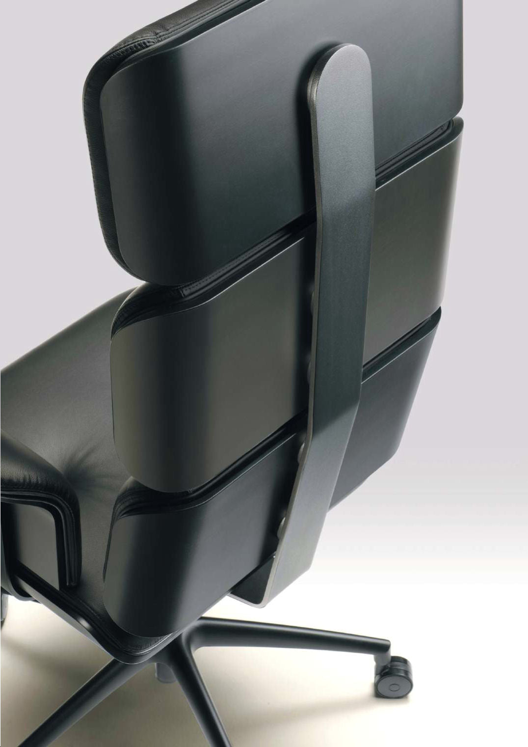 Armadillo Luxury Black Office Armchair / Genuine Italian Leather