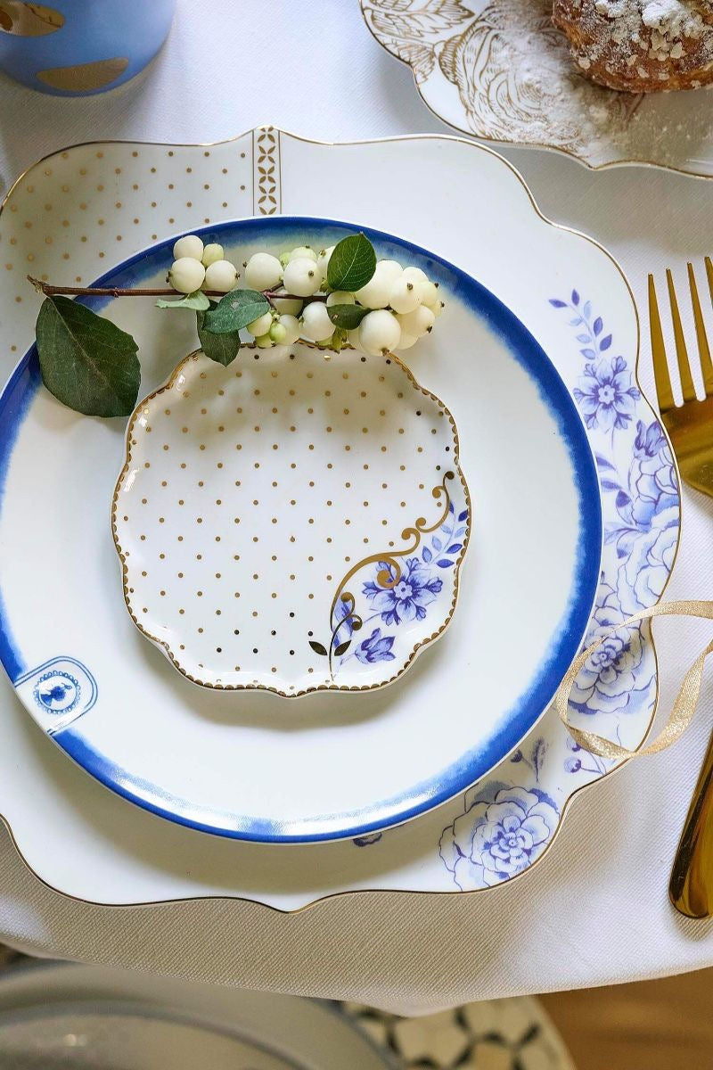 Royal White Breakfast Plate Golden Dots 23,5 cm | Pip Studio