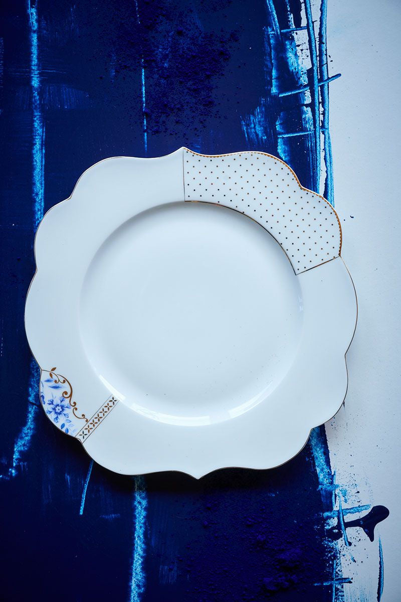 Royal White Dinner Plate Golden Dots 28 cm | Pip Studio
