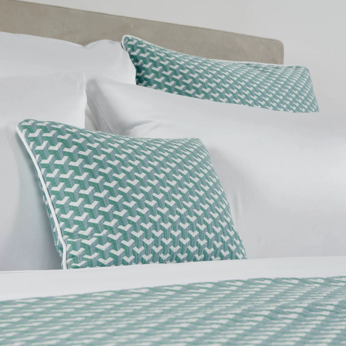 Tea Bed Cover by Celso de Lemos