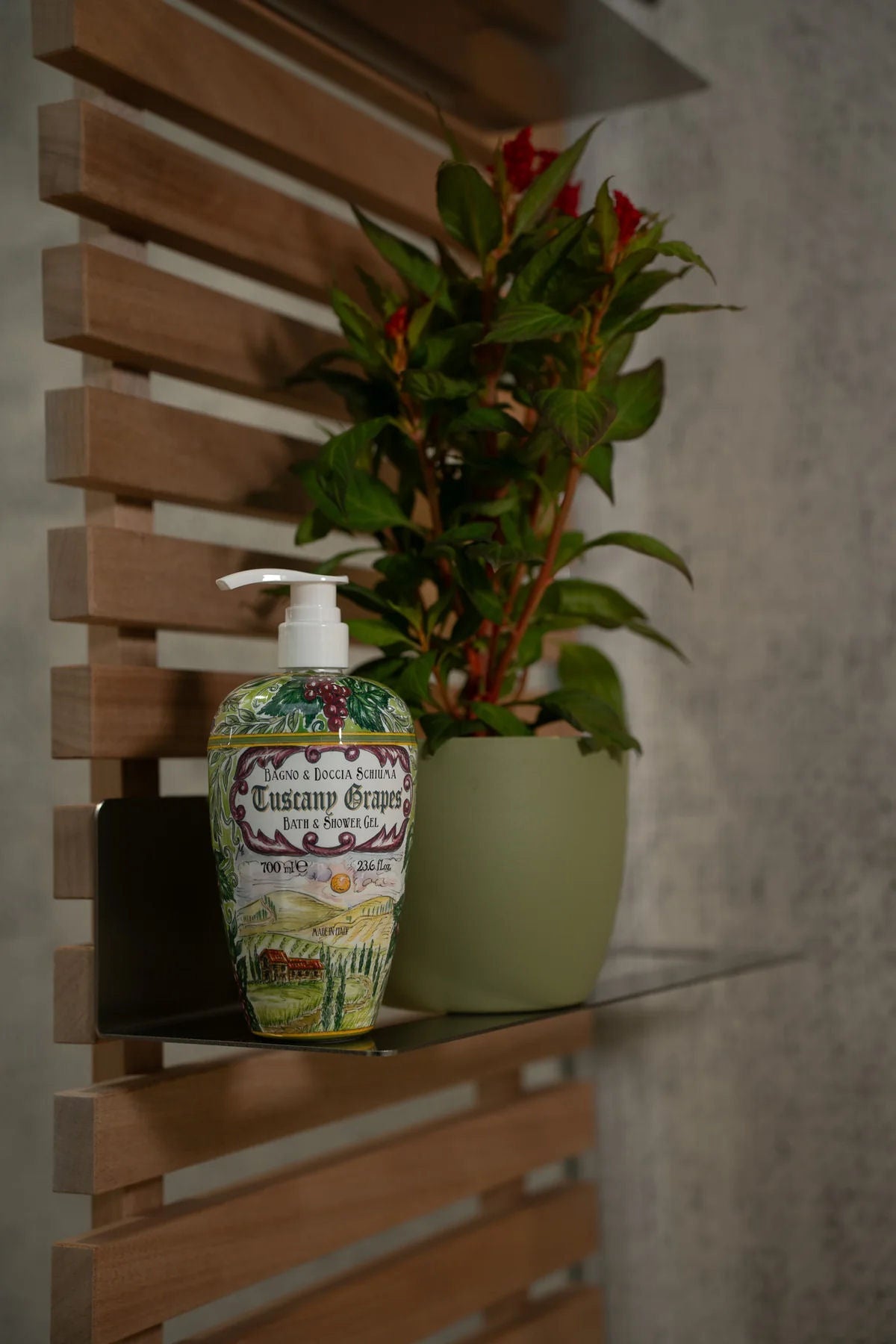 Tuscany Grapes Range - Bath and Shower Gel 700 ml – |VESIMI Design|