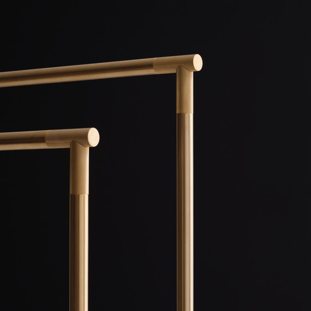 CLUB Collection Luxury Floor Towel Stand - Gold matt - |VESIMI Design|