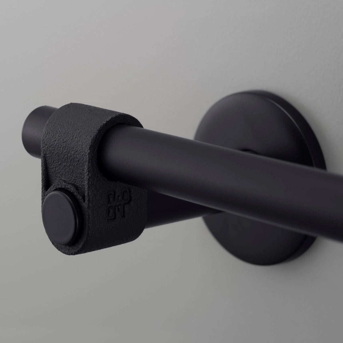 Design Toilet Roll Paper Holder / Welders Black - |VESIMI Design| Luxury and Rustic bathrooms online