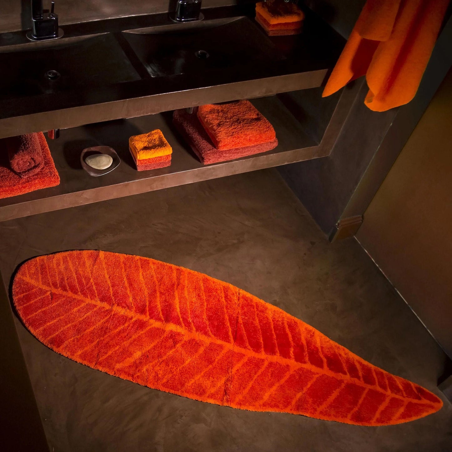 FEUILLE Luxury Leaf Design Bathroom Rug / Flame color - |VESIMI Design| Luxury and Rustic bathrooms online