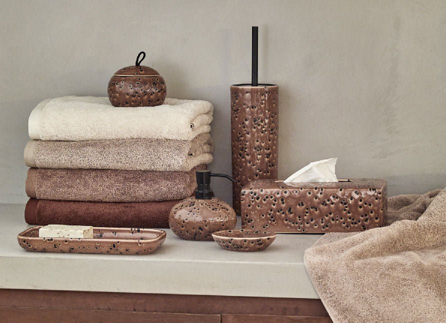Luxury Brown Bathroom Accessories - Tissue Holder - |VESIMI Design| Luxury and Rustic bathrooms online