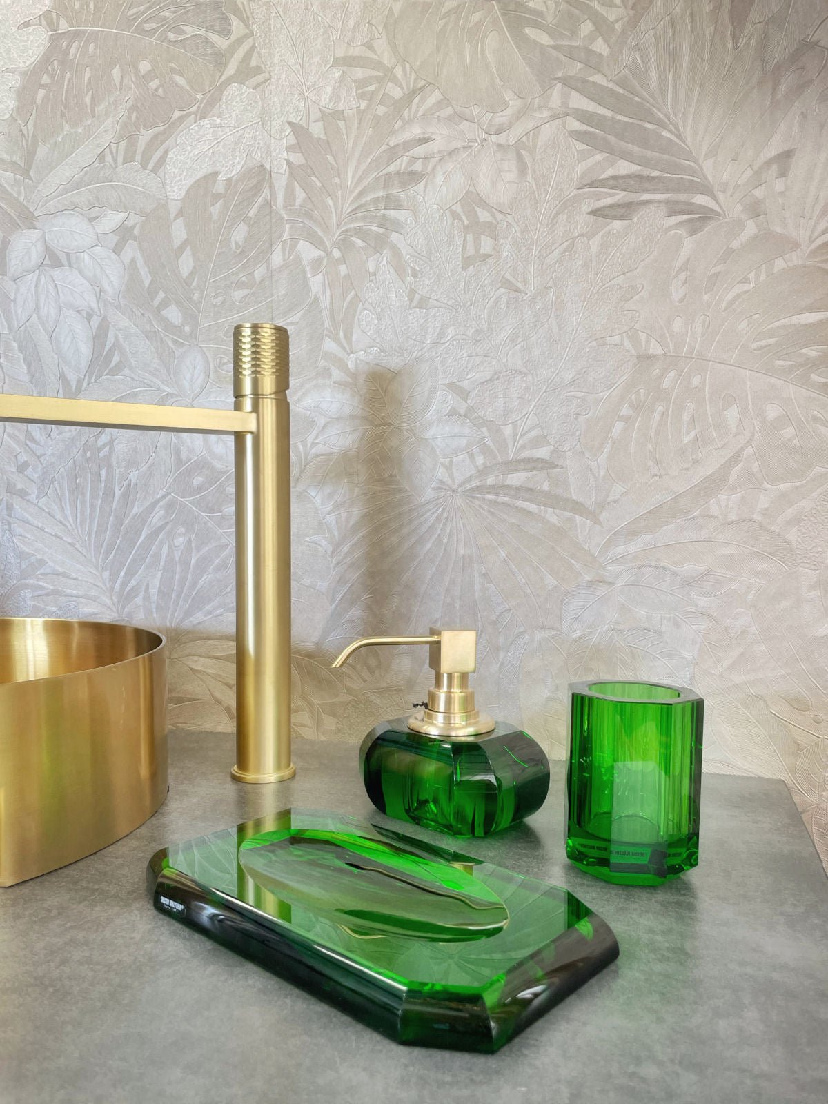 Luxury Crystal Liquid Soap Glass Dispenser | English Green - |VESIMI Design|