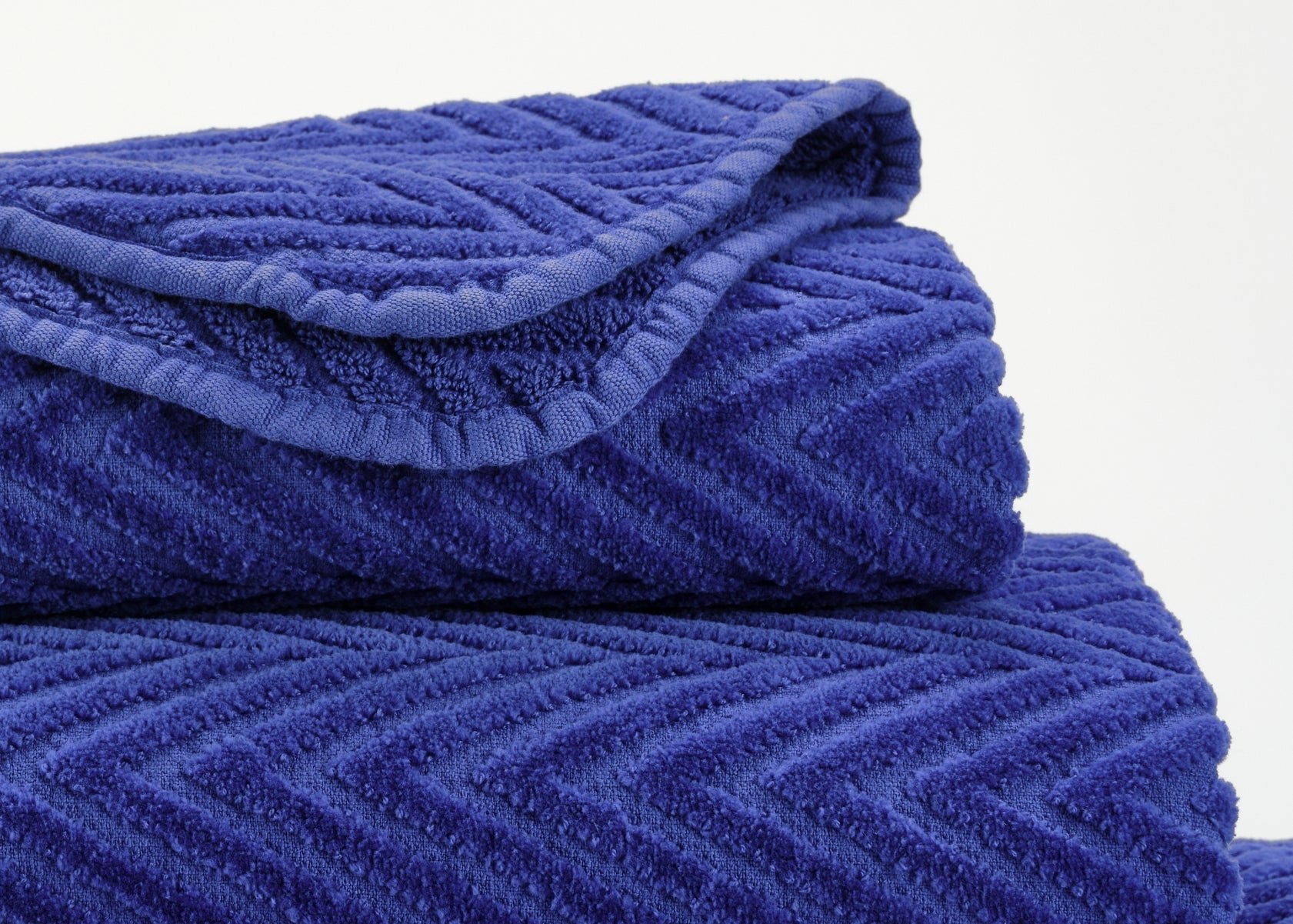 Montana Egyptian Cotton Chevron Design Towel | 335 Indigo - |VESIMI Design| Luxury and Rustic bathrooms online