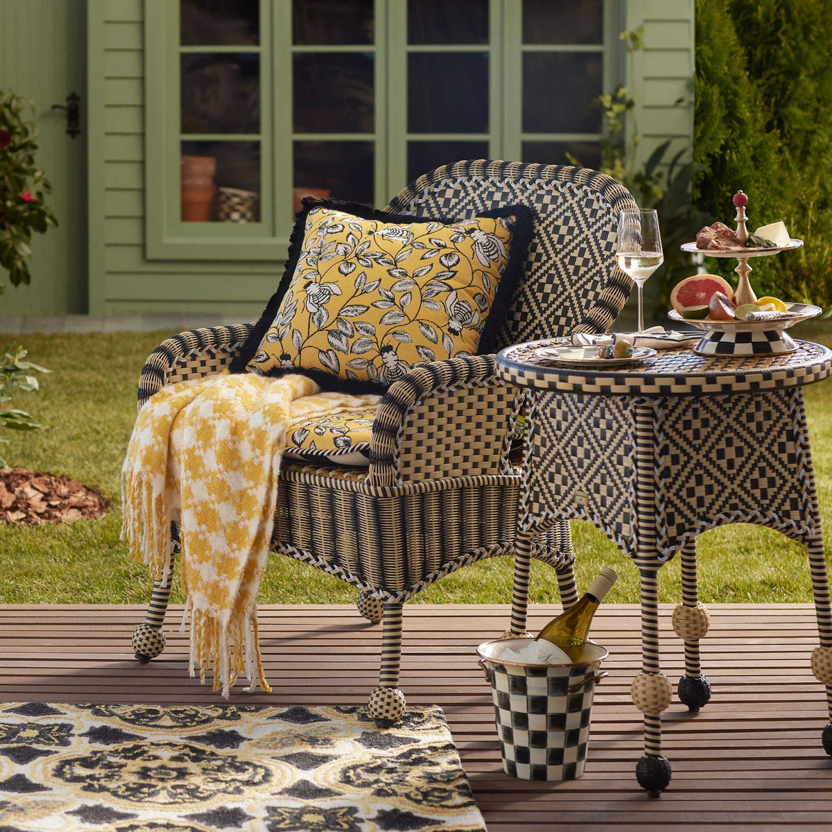 Queen Bee Rug Queen Bee Indoor/Outdoor Rug - 3' x 5' – |VESIMI Design|