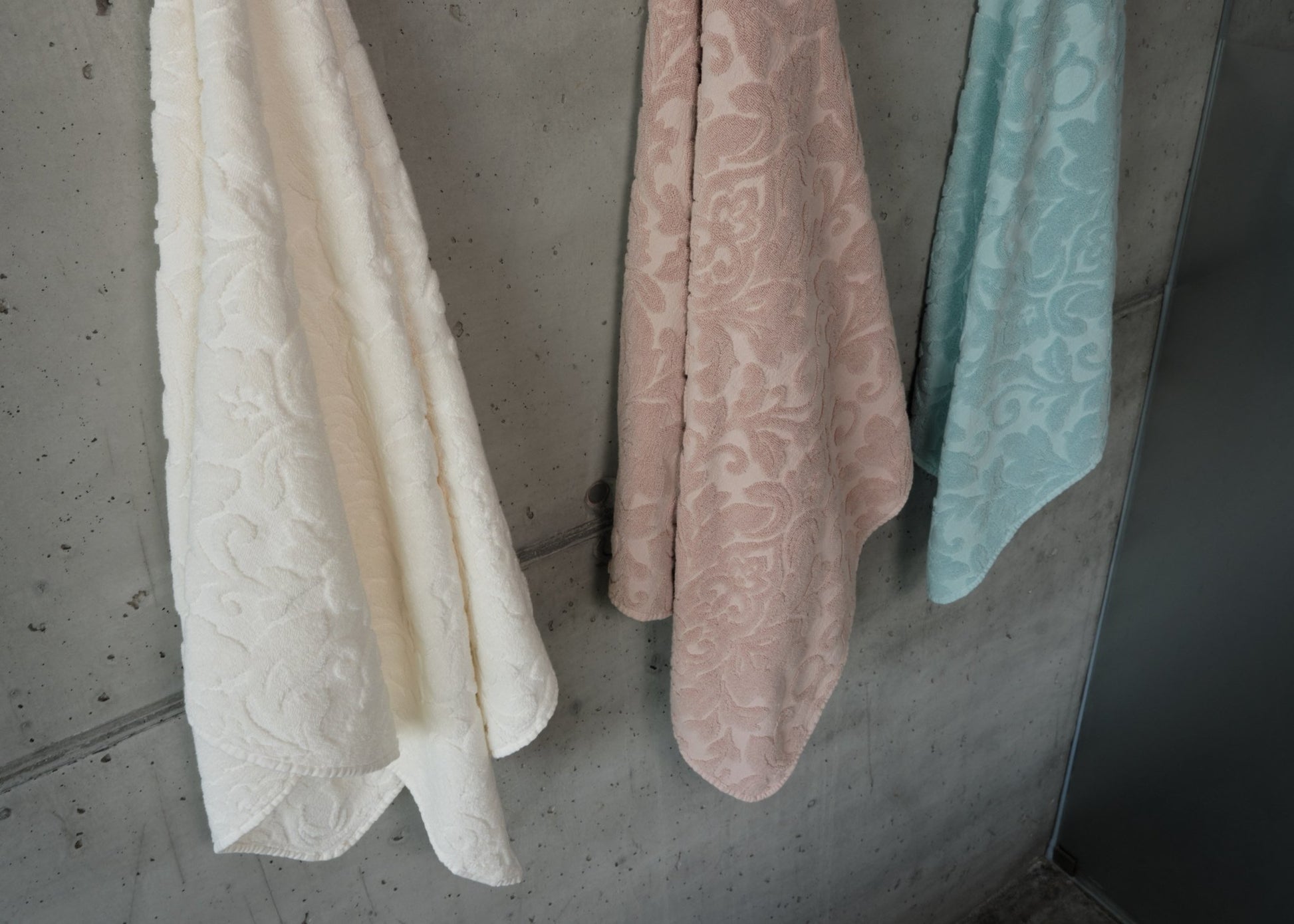 Romantic Egyptian Cotton Bathroom Towels - 235 Ice - |VESIMI Design| Luxury and Rustic bathrooms online
