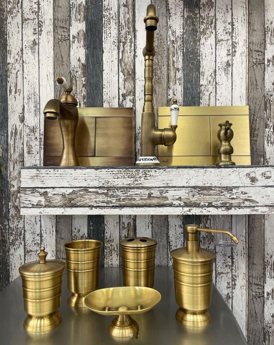 Rustic Antique Brass Kitchen Faucet Lavande - |VESIMI Design| Luxury and Rustic bathrooms online